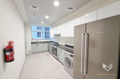 Apartment - 2 Bedrooms - 3 Bathrooms for rent in Marina Arcade Tower - Dubai Marina - Dubai