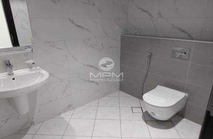 Office Space - Studio - 1 Bathroom for rent in Tourist Club Area - Abu Dhabi