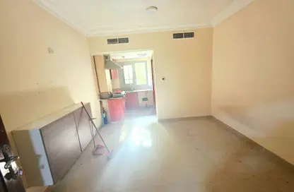 شقة - 1 حمام للايجار في طريق فاير ستاشن - مويلح - الشارقة
