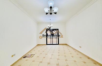 Apartment - 1 Bedroom - 2 Bathrooms for rent in Al Warsan City Building - International City Phase 2 - Al Warsan 4 - Al Warsan - Dubai Apartment - 1 Bedroom - 2 Bathrooms for rent in Al Warsan City Building - International City Phase 2 - Al Warsan 4 - Al Warsan - Dubai