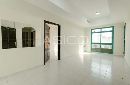 Apartment - 1 Bedroom - 2 Bathrooms for rent in Sultan Lootah Building - Al Muraqqabat - Deira - Dubai Apartment - 1 Bedroom - 2 Bathrooms for rent in Sultan Lootah Building - Al Muraqqabat - Deira - Dubai