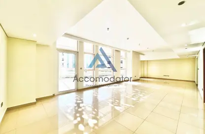 دوبلكس - 3 غرف نوم - 4 حمامات للايجار في يونايتد سكوير - الخالدية - أبوظبي