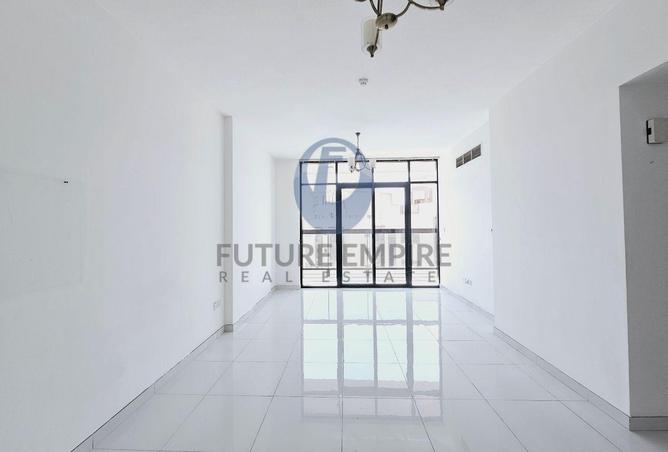 Luxurious 1BHK + BALCONY | Gym Pool | Near Metro