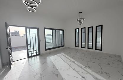 Villa - 4 - 5 for rent in Al Aweer 1 - Al Aweer - Dubai