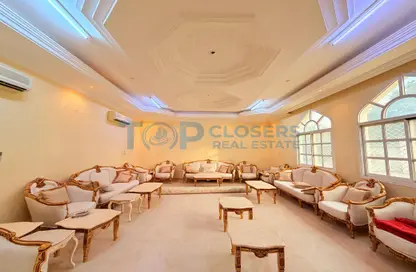 فيلا - 3 غرف نوم - 5 حمامات للايجار في معادي - الطويه - العين