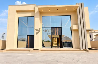 Villa - 5 Bedrooms - 7 Bathrooms for rent in Al Aweer 1 - Al Aweer - Dubai