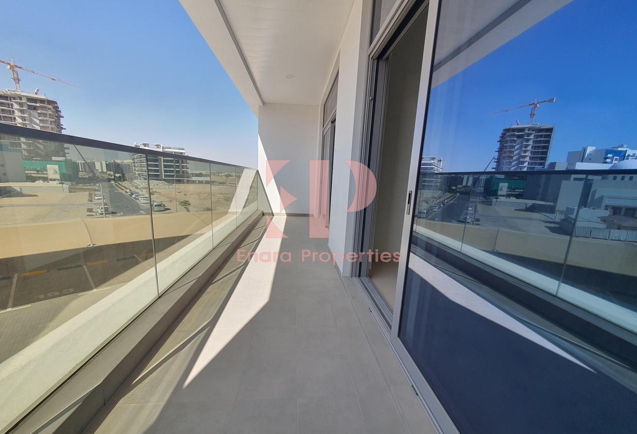 Larger 1Br l Balcony l Share Pool Gym l photo 7