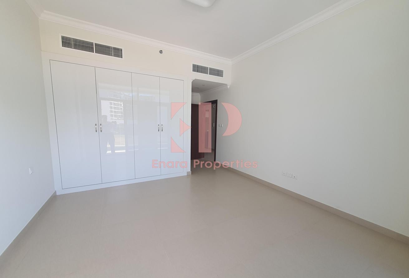 Larger 1Br l Balcony l Share Pool Gym l photo 6