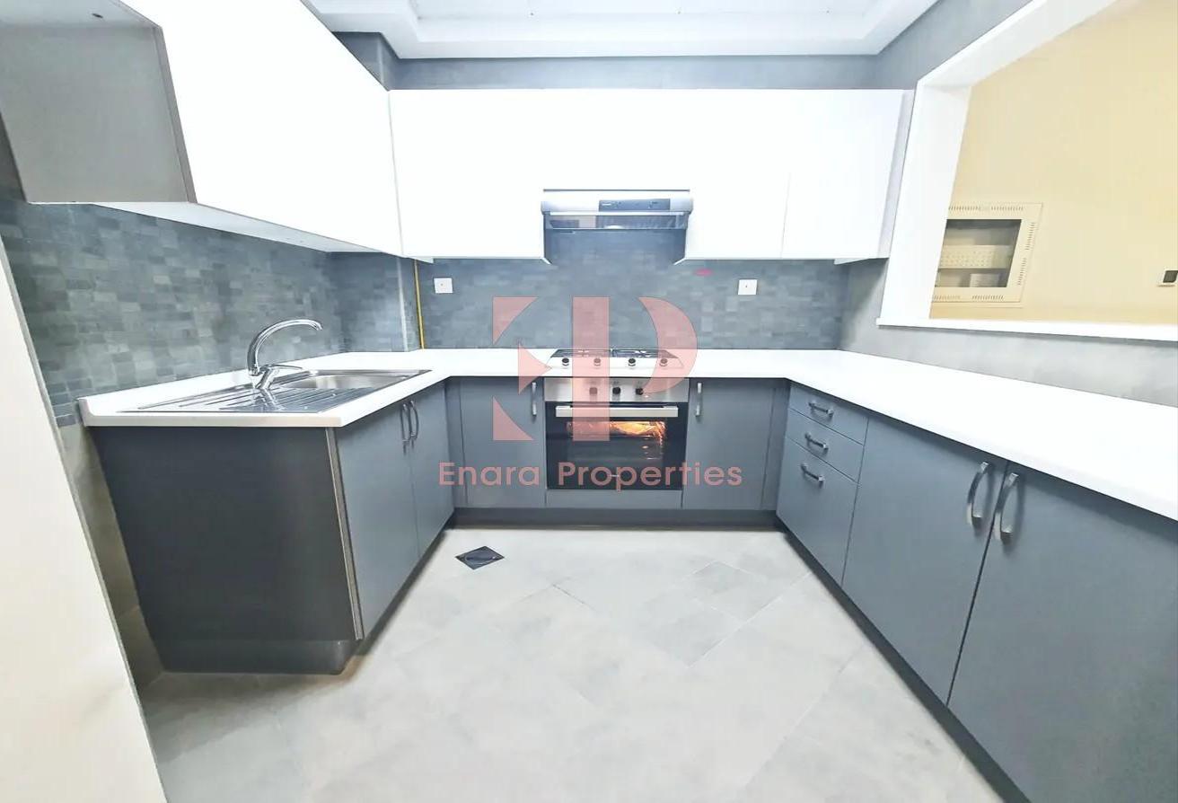 Larger 1Br l Balcony l Share Pool Gym l photo 4