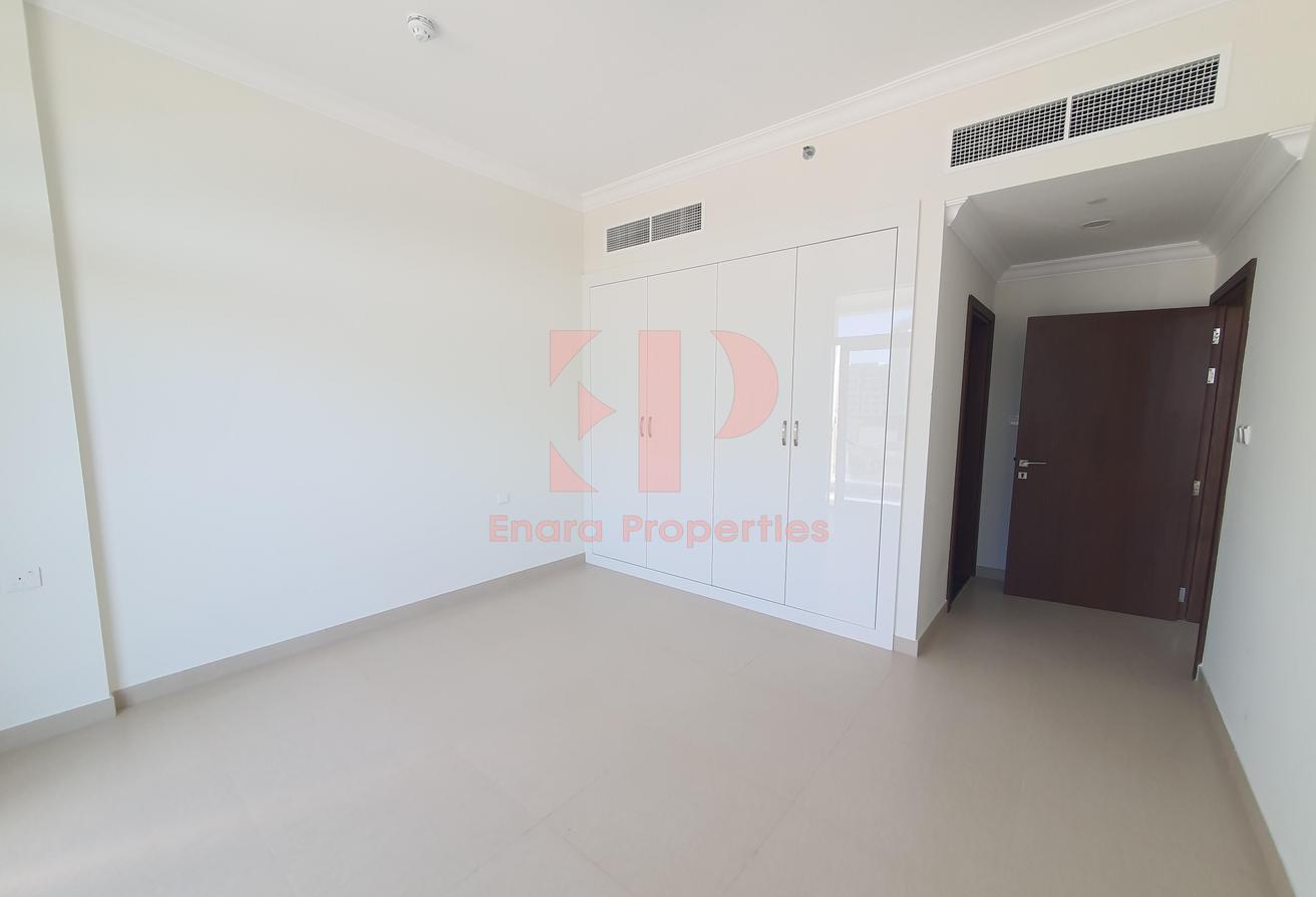 Larger 1Br l Balcony l Share Pool Gym l photo 9