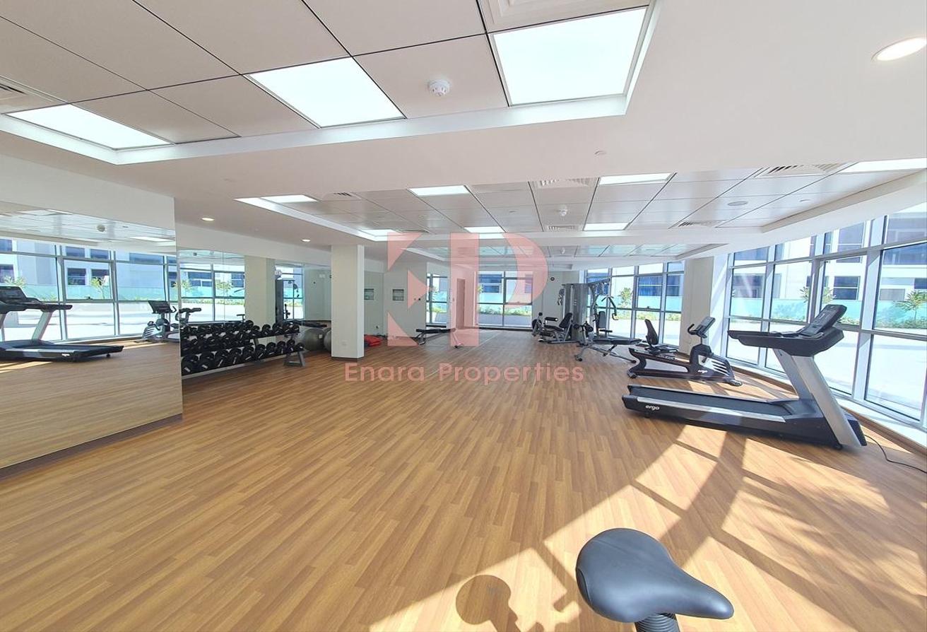 Larger 1Br l Balcony l Share Pool Gym l photo 13