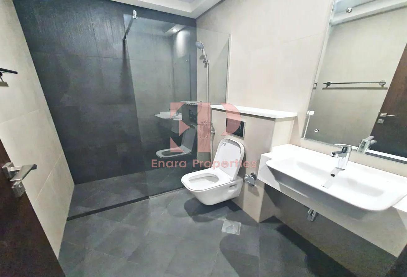 Larger 1Br l Balcony l Share Pool Gym l photo 10
