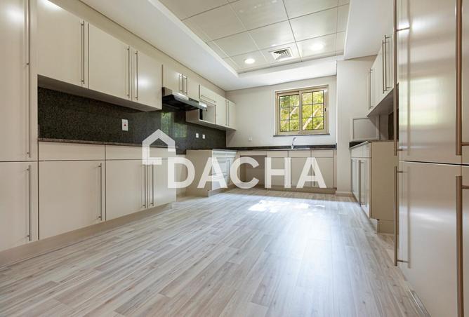 70284053 - صورة العقار 2