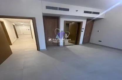 Apartment - 3 Bedrooms - 4 Bathrooms for rent in Radiant Square - City Of Lights - Al Reem Island - Abu Dhabi