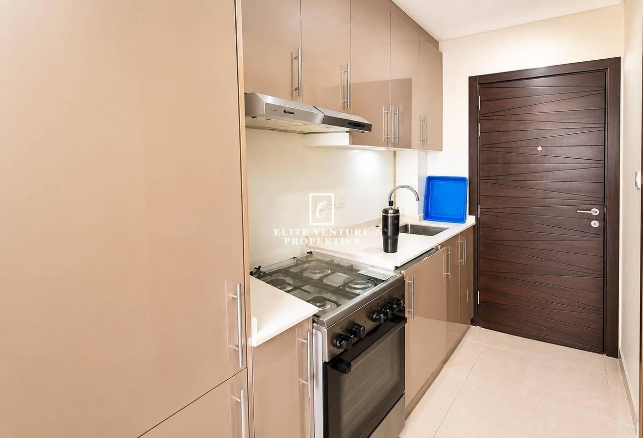 FULLY FURNISHED | OPEN VIEW | PRIME LOCATION photo 9