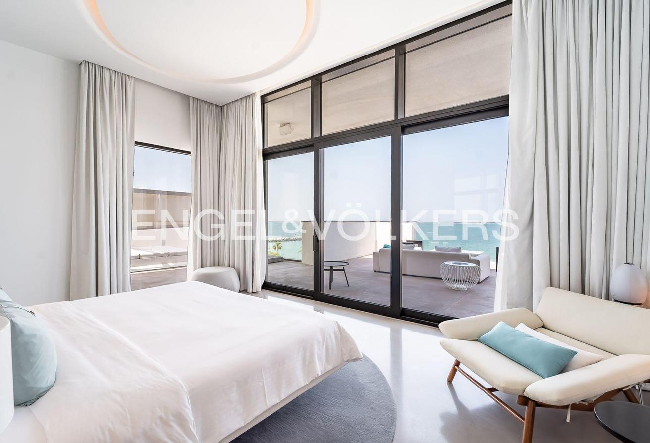 Private Beach and Pool | 5* Luxury | Hotel Living photo 11