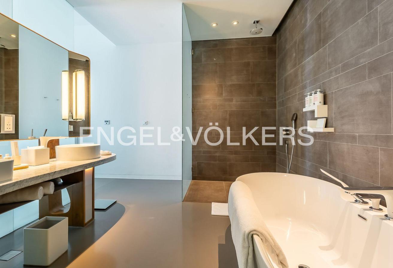 Private Beach and Pool | 5* Luxury | Hotel Living photo 18