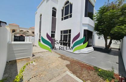 Villa - 4 Bedrooms - 5 Bathrooms for rent in Jumeirah 3 Villas - Jumeirah 3 - Jumeirah - Dubai