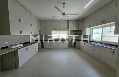 Villa - 4 - 5 for rent in Umm Suqeim 1 Villas - Umm Suqeim 1 - Umm Suqeim - Dubai