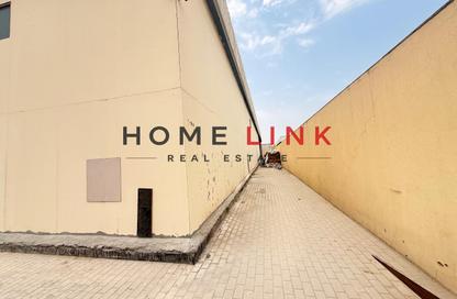 Warehouse - Studio - 4 Bathrooms for sale in Al Sajaa Industrial - Al Sajaa - Sharjah