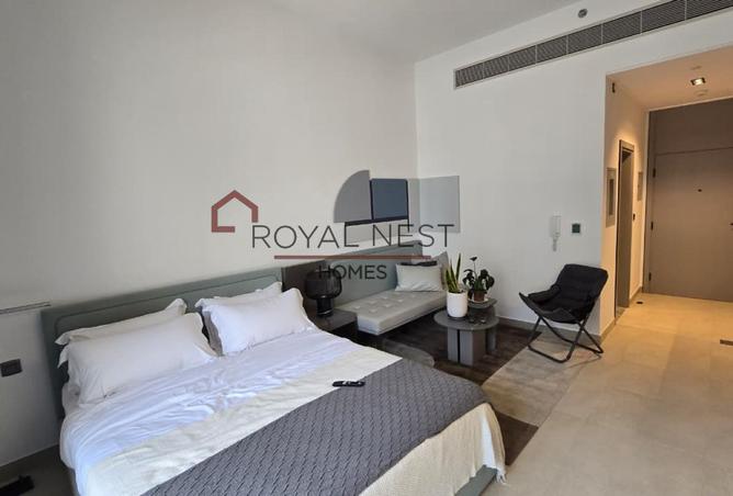 Fully Furnished | Mid Floor | Ready To Move photo 3