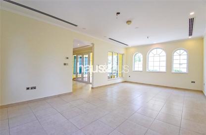 Villa - 3 - 4 for sale in District 8 - Jumeirah Park - Dubai