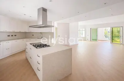 Apartment - 3 Bedrooms - 4 Bathrooms for rent in Al Msalli - Shoreline Apartments - Palm Jumeirah - Dubai