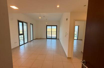 Apartment - 1 Bedroom - 1 Bathroom for rent in Hayat Boulevard 1A - Hayat Boulevard 1 - Hayat Boulevard - Town Square - Dubai