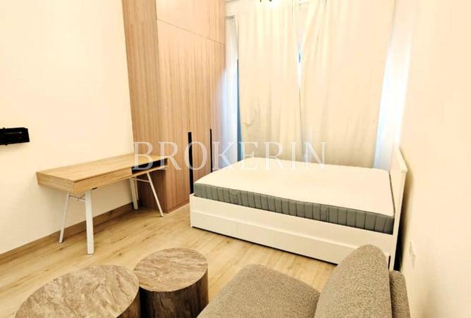 87033905 - Property Image 2