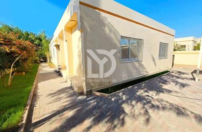 Villa - 3 - 3 for rent in Jumeirah 3 - Jumeirah - Dubai