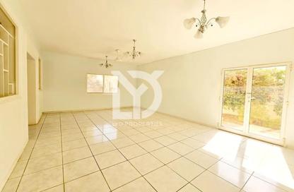 Villa - 3 - 3 for rent in Jumeirah 3 - Jumeirah - Dubai