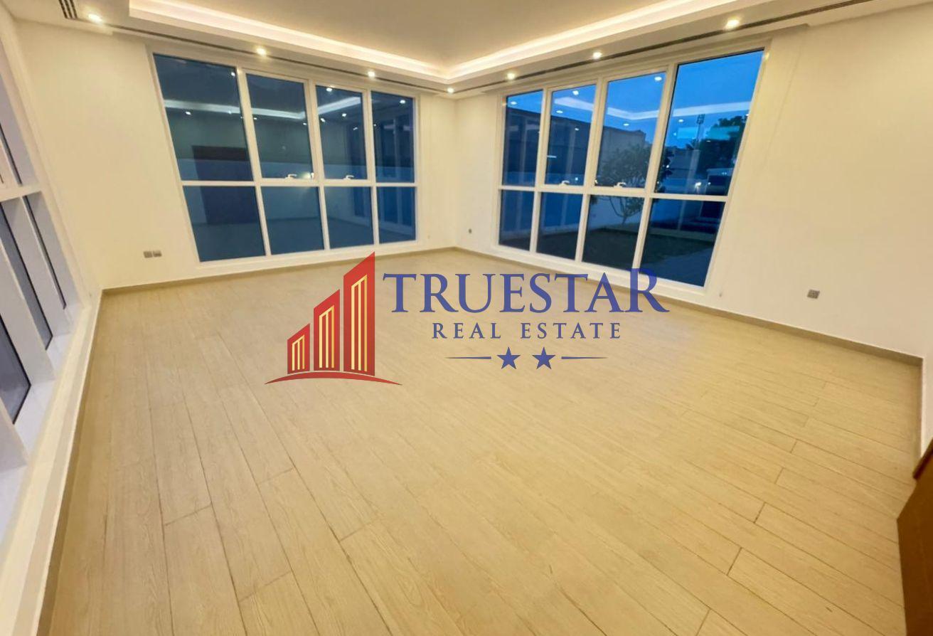 HUGE FULLY RENOVATED 5BR MAIDS DRIVER GARDEN VILLA photo 4