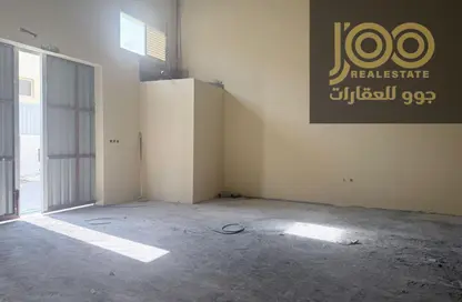 مستودع - استوديو - 1 حمام للايجار في أم الثعوب - أم القيوين