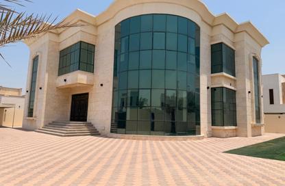 Villa - 5 Bedrooms - 7 Bathrooms for rent in Al Barsha South 1 - Al Barsha South - Al Barsha - Dubai