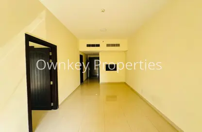 شقة - غرفة نوم - 2 حمامات للايجار في برج ريزيدينس 2 - الضاحية 10 - قرية جميرا الدائرية - دبي