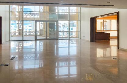 Apartment - 4 Bedrooms - 5 Bathrooms for rent in Marina Residences 1 - Marina Residences - Palm Jumeirah - Dubai