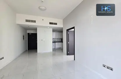 شقة - غرفة نوم - 2 حمامات للايجار في كوبيتال هايتس 1 - الفرجان - دبي