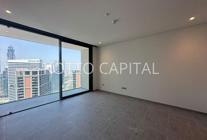 Studio | Unfurnished | Prime Location photo 3