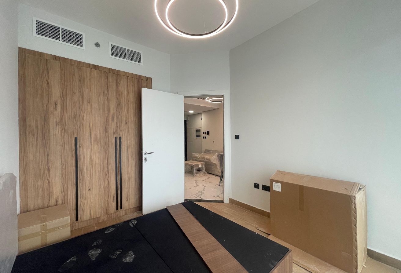 Fully Furnished | Big Balcony | Canal view