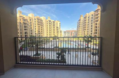Apartment - 2 Bedrooms - 2 Bathrooms for rent in Al Jazi 4 - Madinat Jumeirah Living - Umm Suqeim - Dubai