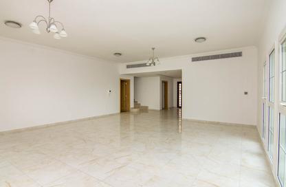 Villa - 5 - 6 for rent in Umm Suqeim 1 Villas - Umm Suqeim 1 - Umm Suqeim - Dubai Villa - 5 - 6 for rent in Umm Suqeim 1 Villas - Umm Suqeim 1 - Umm Suqeim - Dubai