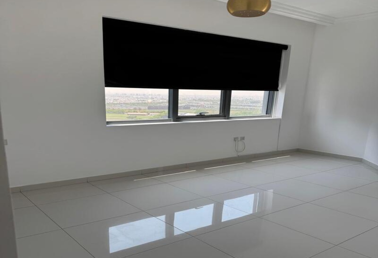 HIGH FLOOR | UNFURNISHED | VACANT gallery image