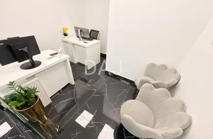 مكتب - غرفة نوم - 1 حمام للايجار في فاطمه محمد احمد بن سليمان - الرفاعة - بر دبي - دبي