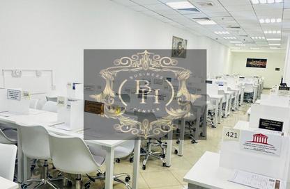 Co-working space - Studio - 3 Bathrooms for rent in Corniche Tower - Ajman Corniche Road - Ajman