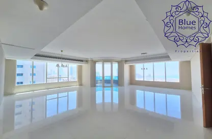 Apartment - 3 Bedrooms - 5 Bathrooms for rent in Blue Tower - Al Majaz 3 - Al Majaz - Sharjah