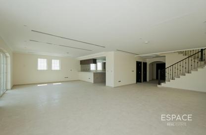 Villa - 4 Bedrooms - 4 Bathrooms for rent in District 4 - Jumeirah Park - Dubai