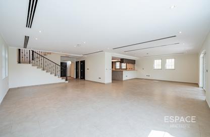 Villa - 4 Bedrooms - 4 Bathrooms for rent in District 4 - Jumeirah Park - Dubai