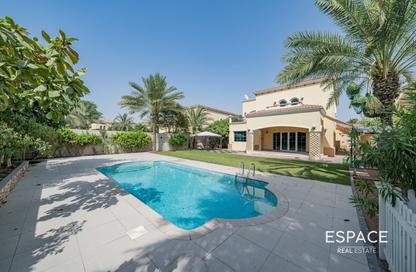 Villa - 4 Bedrooms - 4 Bathrooms for rent in District 4 - Jumeirah Park - Dubai