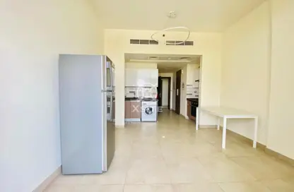 Apartment - 1 Bathroom for rent in Azizi Plaza - Al Furjan - Dubai