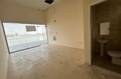 Shop - Studio - 1 for rent in Al Sajaa Industrial - Al Sajaa - Sharjah